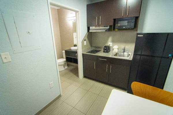 Foto van 1 tweepersoonsbed (queensize) | Rookvrij - Vakantiehuis in Coral Springs - Facilities