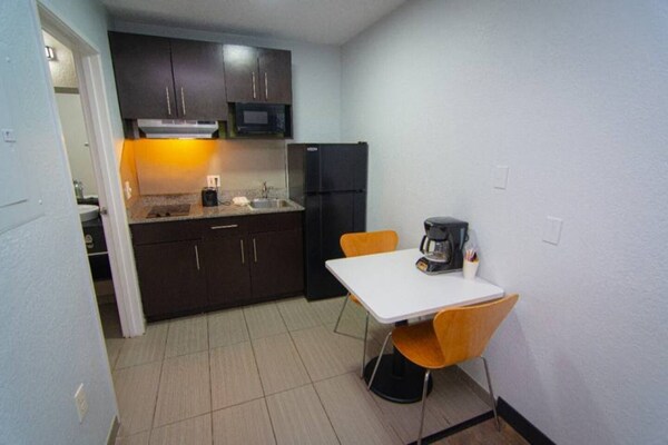 Foto van 1 tweepersoonsbed (queensize) | Rookvrij - Vakantiehuis in Coral Springs - Facilities