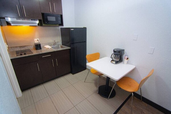 Foto van 1 tweepersoonsbed (queensize) | Rookvrij - Vakantiehuis in Coral Springs - Facilities