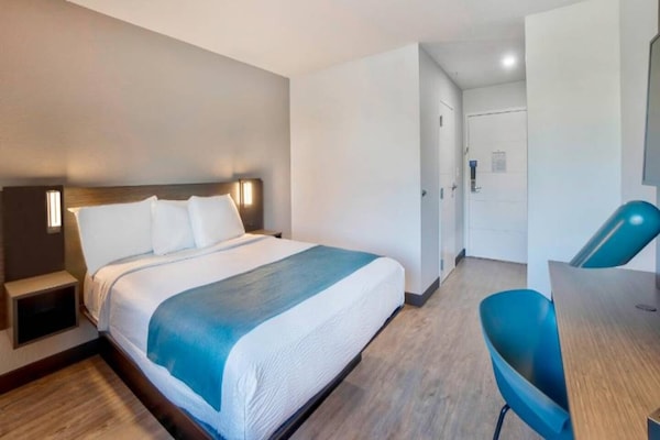 Foto van 1 tweepersoonsbed (Queensize) | Premium, Micfridge - BedRoom