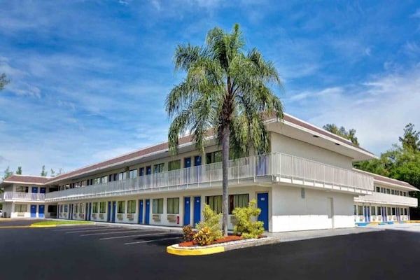 Foto van 1 tweepersoonsbed (Queensize) | Dania Beach - Vakantiehuis in Dania Beach - ExteriorSummer