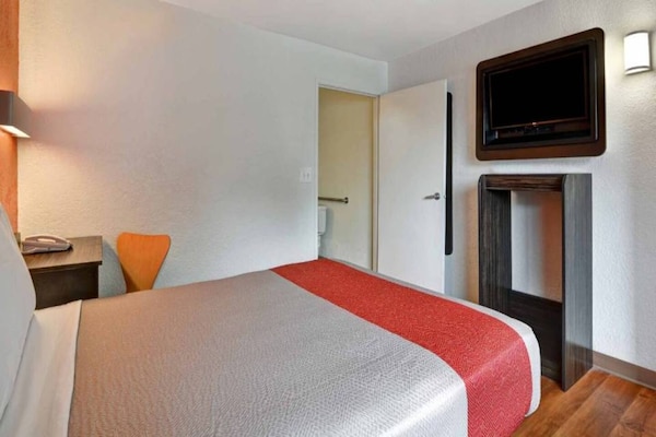 Foto van 1 tweepersoonsbed (queensize) | Minikoelkast - Vakantiehuis in Dania Beach - BedRoom