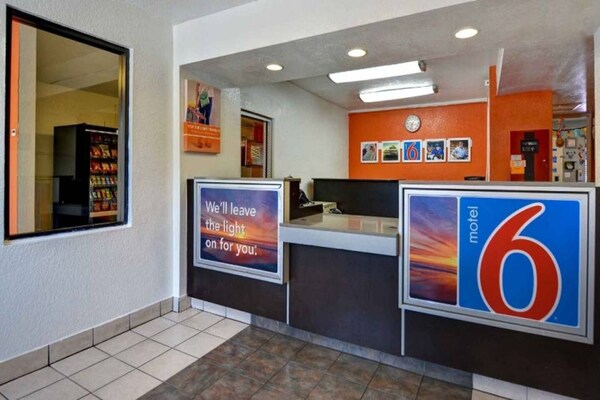 Foto van 1 tweepersoonsbed (queensize) | Minikoelkast - Vakantiehuis in Dania Beach - FloorPlan