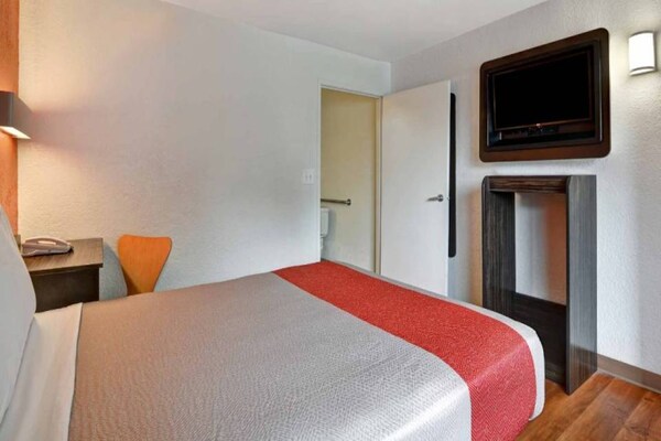 Foto van 1 tweepersoonsbed (queensize) | Roken toegestaan - Vakantiehuis in Dania Beach - BedRoom