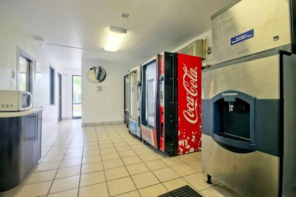 Foto van 1 tweepersoonsbed (queensize) | Roken toegestaan - Vakantiehuis in Dania Beach - Facilities