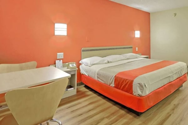 Foto van 1 kingsize bed | Roken toegestaan - Vakantiehuis in Maple Shade - BedRoom