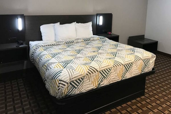 Foto van 1 kingsize bed | Rookvrij, bubbelbad, koelkast - Vakantiehuis in Tupelo - BedRoom