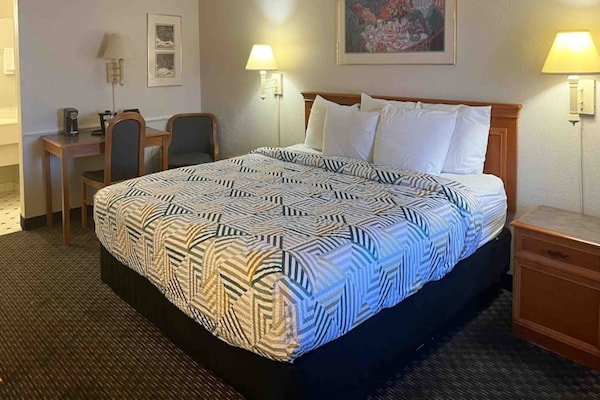 Foto van 1 kingsize bed | Rookvrij, koelkast - Vakantiehuis in Phoenix - BedRoom