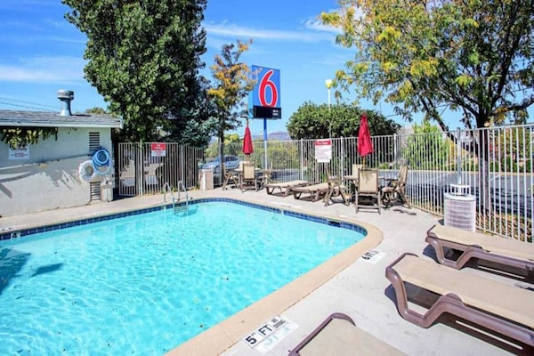 Foto van 1 tweepersoonsbed (Queensize) | Prescott - Vakantiehuis in Prescott - Pool