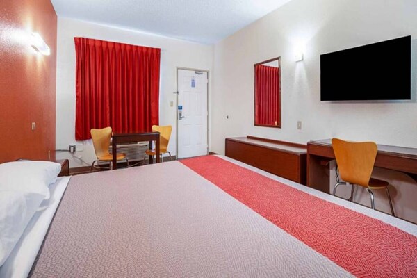 Foto van 1 kingsize bed Roken toegestaan,koelkast aanwezig - Vakantiehuis in COVINGTON - BedRoom