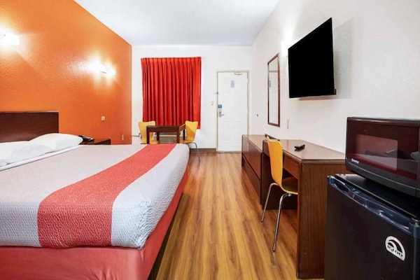 Foto van 1 kingsize bed Roken toegestaan,koelkast aanwezig - Vakantiehuis in COVINGTON - BedRoom