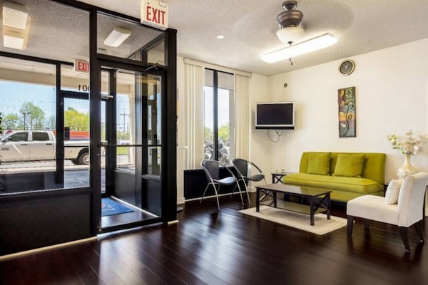 Foto van 1 kingsize bed Roken toegestaan,koelkast aanwezig - Vakantiehuis in COVINGTON - FloorPlan