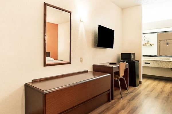 Foto van 1 kingsize bed Roken toegestaan,koelkast aanwezig - Vakantiehuis in COVINGTON - BedRoom