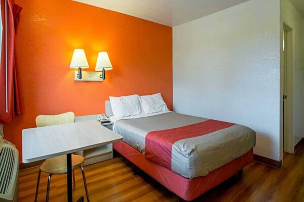 Foto van 1 tweepersoonsbed | Toegankelijk voor mindervaliden/bad - BedRoom