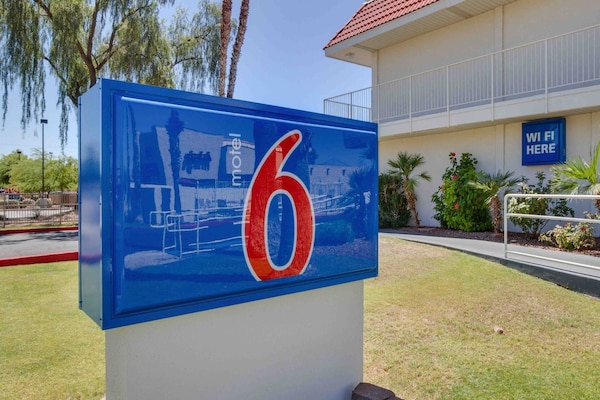 Foto van 1 tweepersoonsbed | Douche conform ADA/RI-normen - Vakantiehuis in Tempe - ExteriorSummer