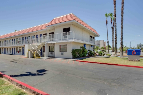 Foto van 1 tweepersoonsbed | Douche conform ADA/RI-normen - Vakantiehuis in Tempe - ExteriorSummer