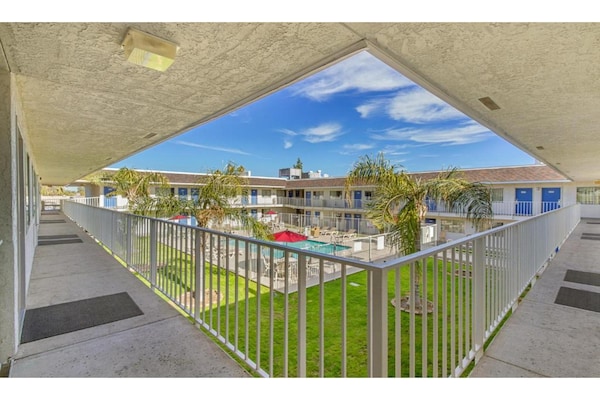 Foto van 1 tweepersoonsbed (Queensize) | Premium - Vakantiehuis in Phoenix - Outdoor