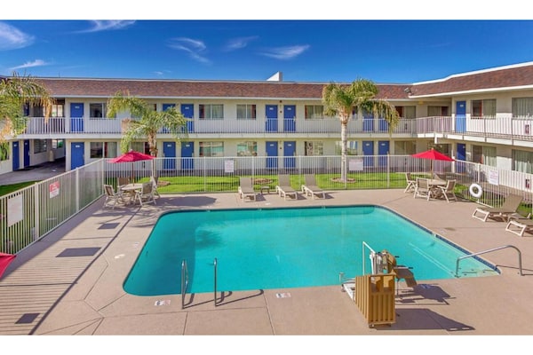 Foto van 1 tweepersoonsbed (Queensize) | Premium - Vakantiehuis in Phoenix - HotelSwimmingPool