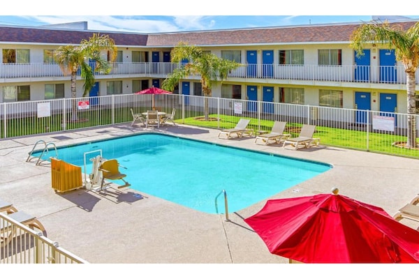 Foto van 1 tweepersoonsbed (Queensize) | Premium - Vakantiehuis in Phoenix - HotelSwimmingPool