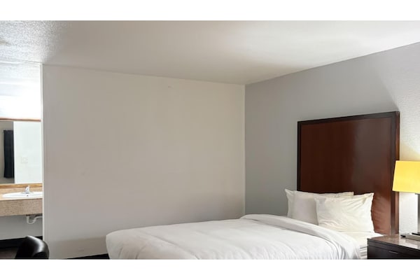 Foto van 1 kingsize bed | Rookvrij, koelkast - Vakantiehuis in Mesa - BedRoom
