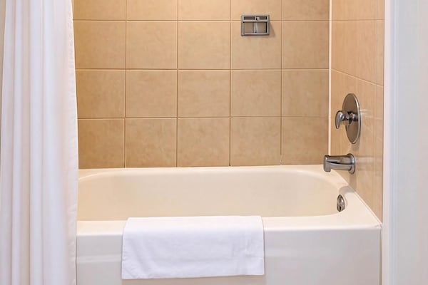 Foto van 1 kingsize bed | Rookvrij - Vakantiehuis in Claremont - BathRoom