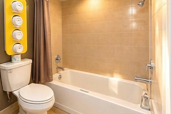 Foto van 1 kingsize bed | Rookvrij - Vakantiehuis in Claremont - BathRoom