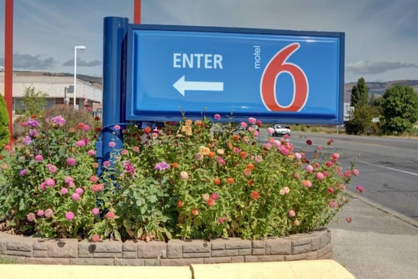 Foto van 1 tweepersoonsbed (queensize) | rolstoeltoegankelijk | NSMK - Facilities