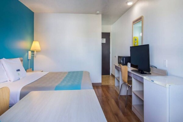 Foto van 1 tweepersoonsbed (queensize) | rolstoeltoegankelijk | NSMK - BedRoom