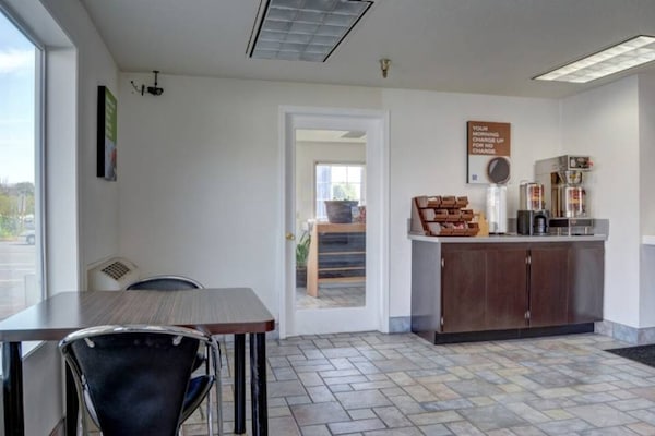 Foto van 1 tweepersoonsbed (queensize) | Roken toegestaan - Vakantiehuis in The Dalles - FloorPlan