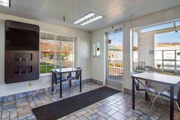 Foto van 1 tweepersoonsbed (queensize) | Roken toegestaan - Vakantiehuis in The Dalles - FloorPlan