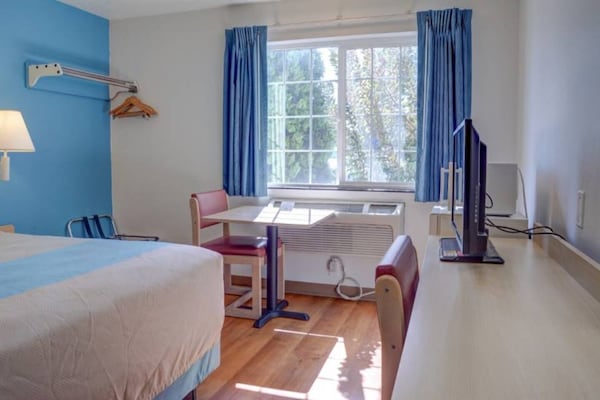 Foto van 1 tweepersoonsbed (queensize) | Roken toegestaan - Vakantiehuis in The Dalles - BedRoom