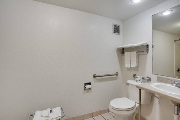 Foto van 1 kingsize bed | Rookvrij - Vakantiehuis in White House - Facilities