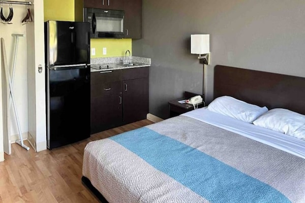 Foto van 1 kingsize bed | Rookvrij, Keuken - Vakantiehuis in Clarion - BedRoom