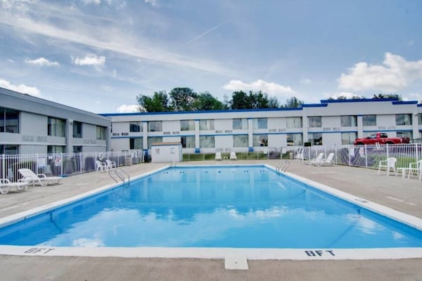 Foto van 1 kingsize bed | Roken toegestaan - Vakantiehuis in Clarion - Pool