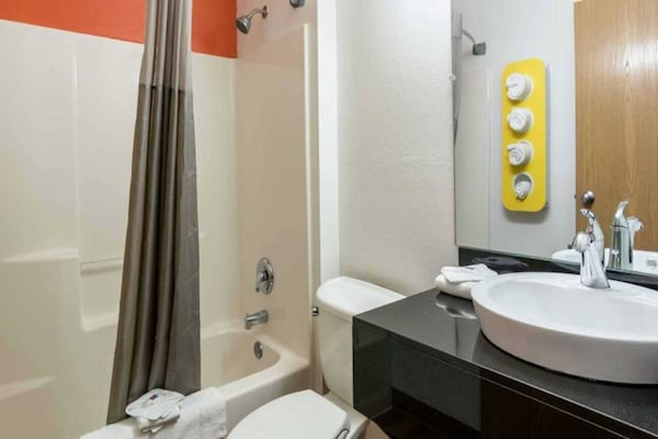 Foto van 1 kingsize bed | Roken toegestaan - Vakantiehuis in HARRISVILLE - BathRoom