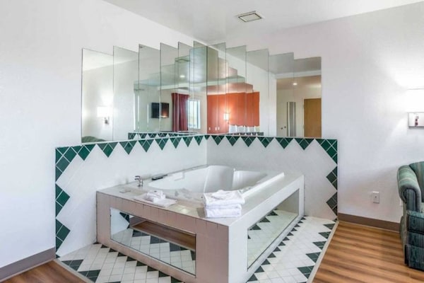 Foto van 1 kingsize bed | Rookvrij - Vakantiehuis in HARRISVILLE - BathRoom