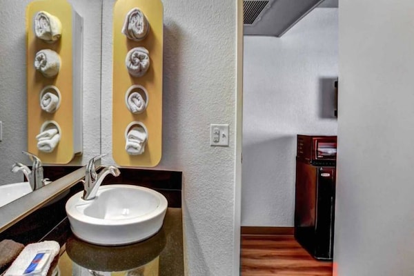 Foto van 1 tweepersoonsbed (Queensize) | Koelkast - Vakantiehuis in Medford OR - BathRoom