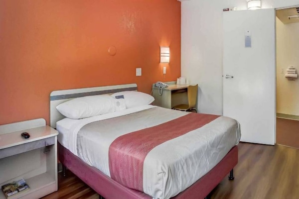 Foto van 1 tweepersoonsbed (queensize) | Roken mogelijk - Vakantiehuis in Medford OR - BedRoom