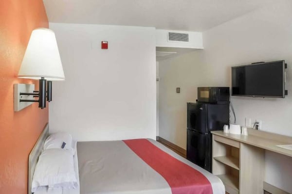 Foto van 1 tweepersoonsbed (queensize) | Roken mogelijk - Vakantiehuis in Medford OR - BedRoom