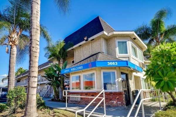 Foto van 1 tweepersoonsbed (queensize) | Rookvrij - Vakantiehuis in Riverside - Facilities