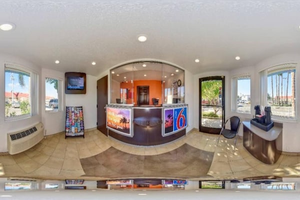 Foto van 1 tweepersoonsbed (queensize) | Rookvrij - Vakantiehuis in Riverside - FloorPlan