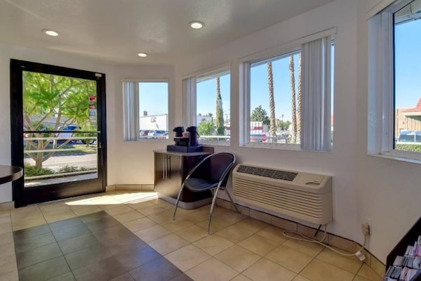 Foto van 1 tweepersoonsbed (queensize) | Roken toegestaan - Vakantiehuis in Riverside - FloorPlan