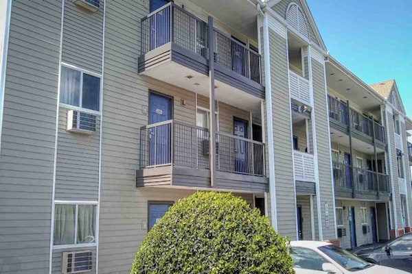 Foto van 1 tweepersoonsbed (Queensize) | NSMK | Keuken - Vakantiehuis in Fayetteville - ExteriorSummer