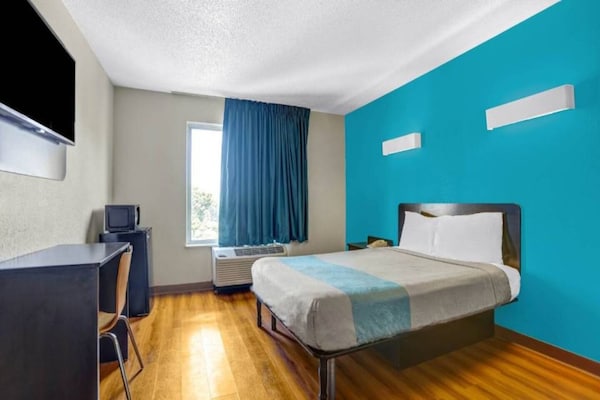 Foto van 1 tweepersoonsbed (Queensize) | Mobiliteit | Badkuip | NSMK - BedRoom