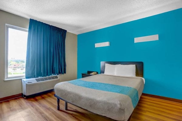 Foto van 1 tweepersoonsbed (queensize) | Roken toegestaan - Vakantiehuis in Raleigh NC - BedRoom