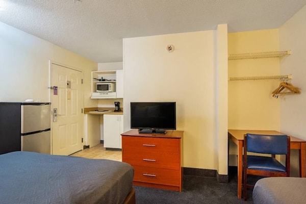 Foto van 1 tweepersoonsbed (queensize) | Roken toegestaan, koelkast (McFridge) - Facilities