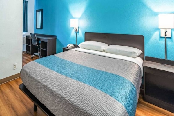 Foto van 1 tweepersoonsbed (queensize) | Rookvrij - Vakantiehuis in Elmsford - BedRoom