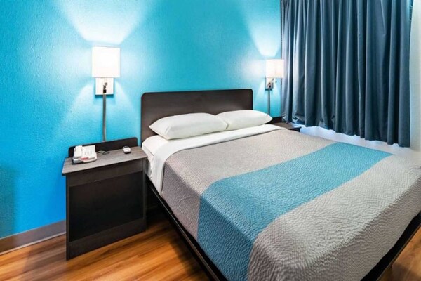 Foto van 1 tweepersoonsbed (queensize) | Roken toegestaan - Vakantiehuis in Elmsford - BedRoom