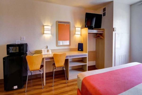 Foto van 1 kingsize bed | Roken toegestaan - Vakantiehuis in El Reno - BedRoom