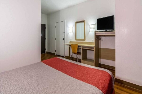 Foto van 1 tweepersoonsbed (queensize) | Magnetron, rookruimte - BedRoom
